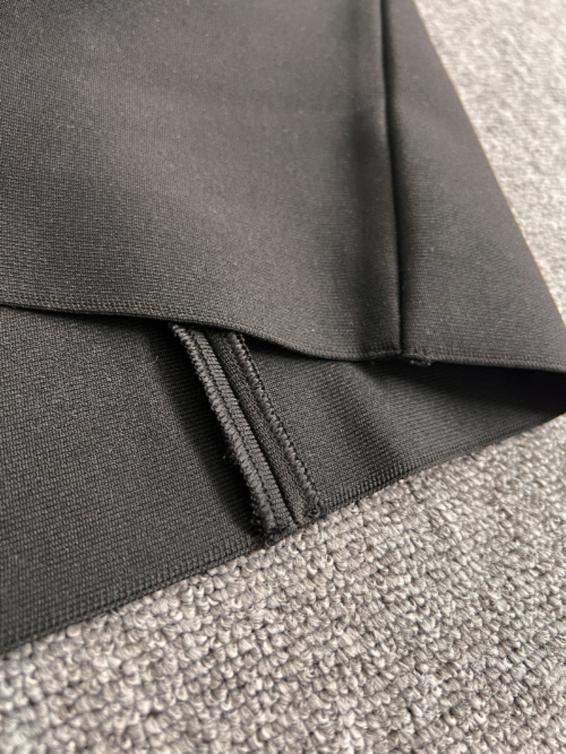 Black Short-Sleeve Maxi Dress with Zipper Detail | Hallebeauty
