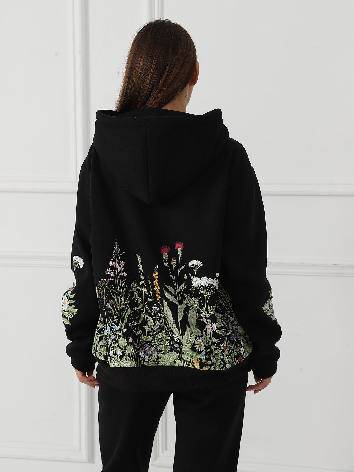 Women's Floral Long-Sleeved Sweatshirt | Solid Color & Stylish