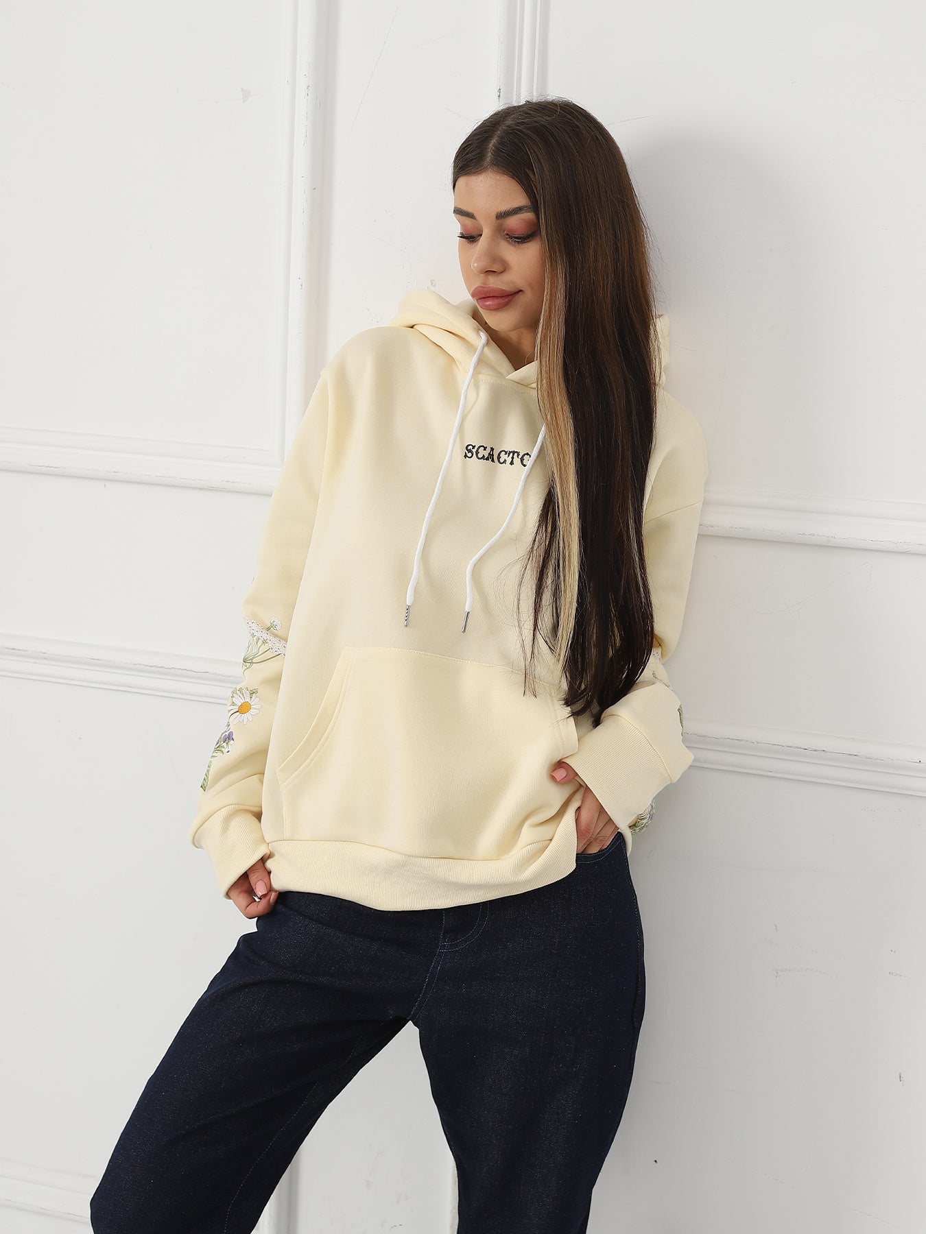 Women's Floral Long-Sleeved Sweatshirt | Solid Color & Stylish