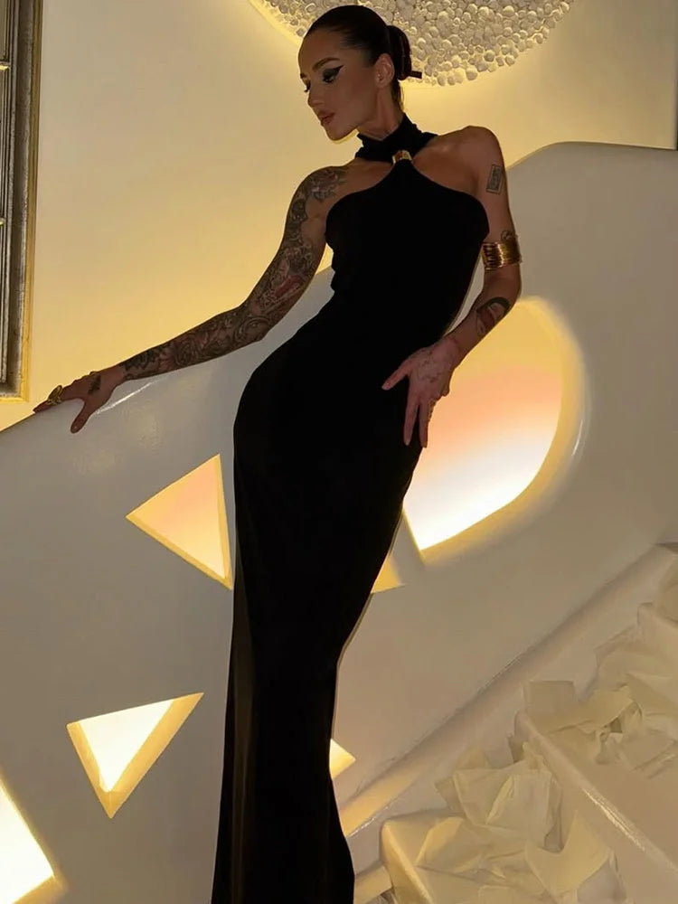 Chic Halter Neck Maxi Dress - Effortless Glamour