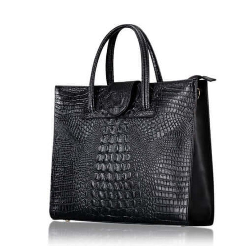 Fashionable Large Shoulder Bag: Spacious & Trendy Design - HalleBeauty