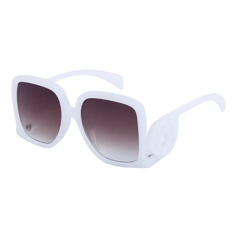 Women’s retro polygon sunglasses with color block splicing and UV400 luxury design