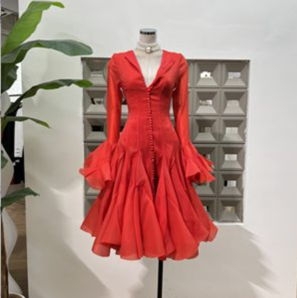 Elegant Ruffled Knee-Length Dress - Feminine Round Neck