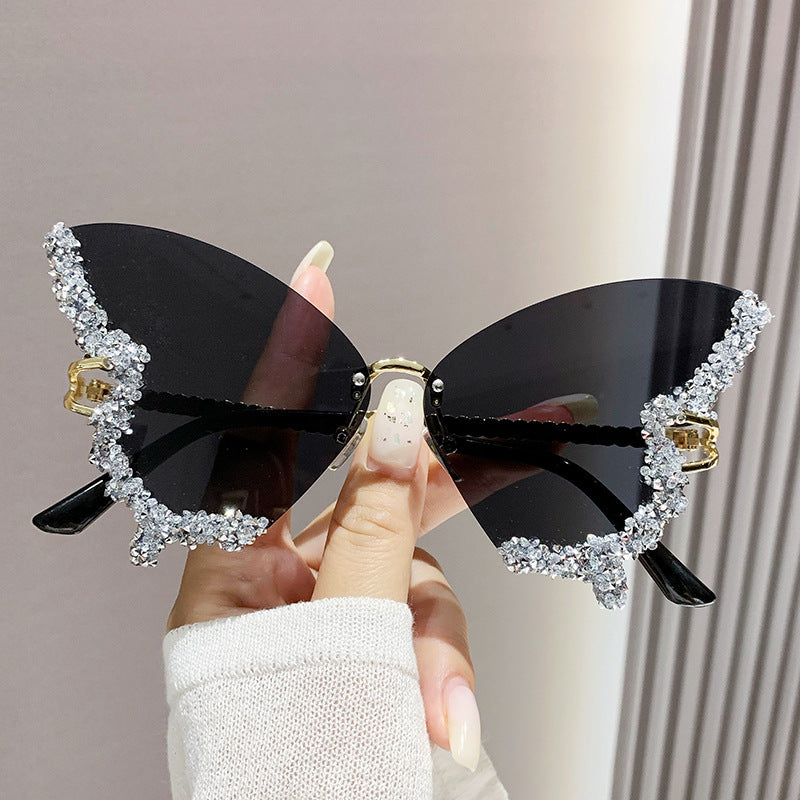 Unique Bold Frame Statement Sunglasses