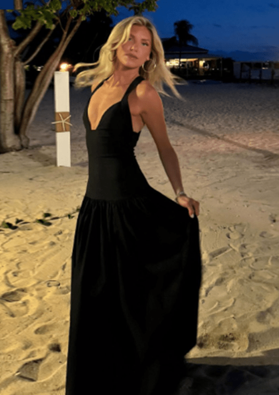 Chic Contrast Maxi Dress - Elegant Two - Tone Design - HalleBeauty