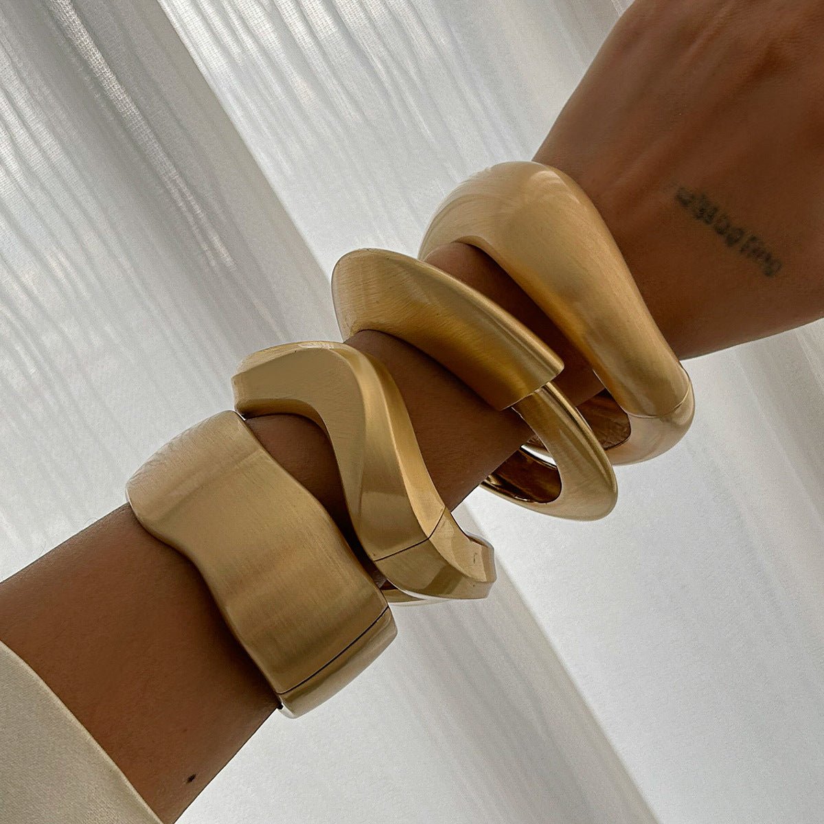 Chunky Gold Wave Cuff Bangles – Stackable Boho Statement Jewelry Set - HalleBeauty