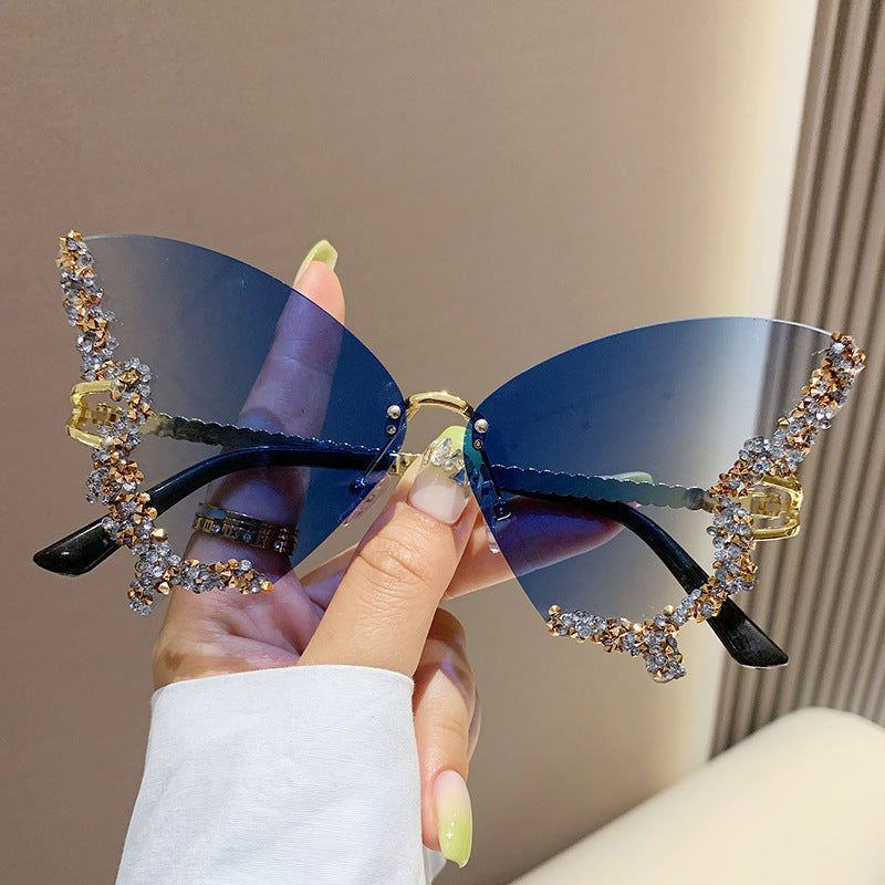 Unique Bold Frame Statement Sunglasses