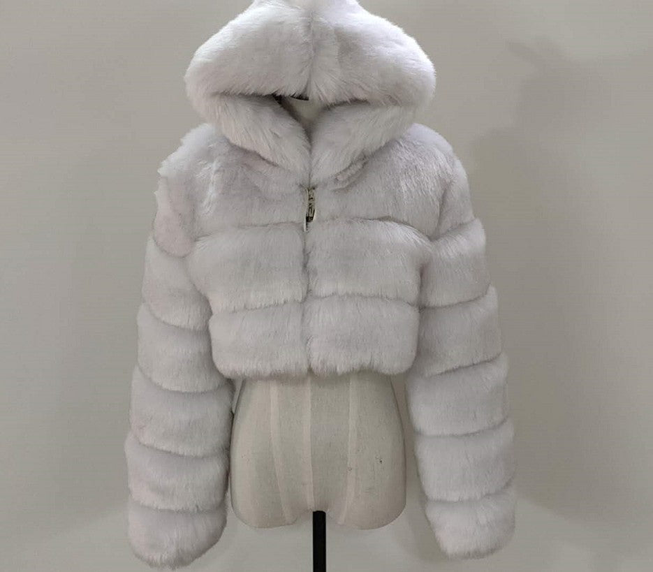 Luxurious Short Faux Fur Coat with Hood - Elegant Long Sleeve Winter Jacket for Women - HalleBeauty