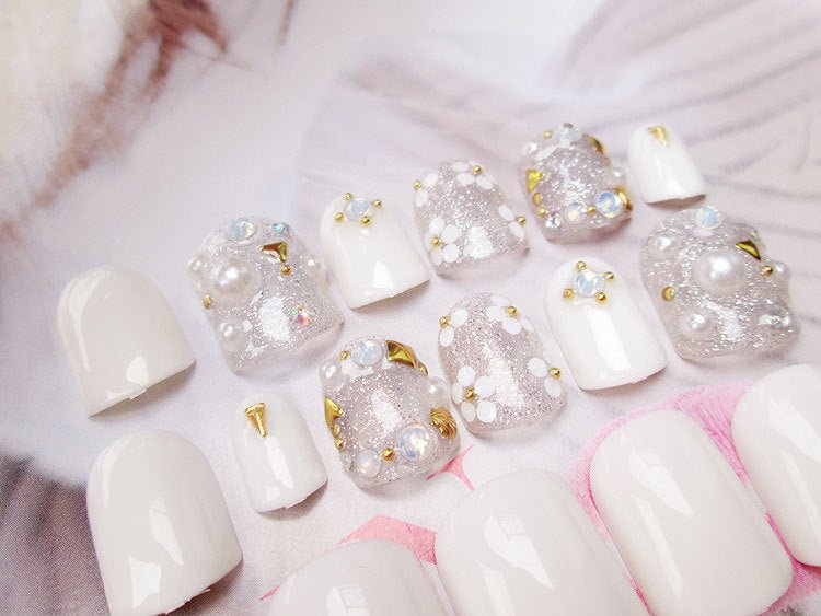 Magazine-Style Beautiful Bride Fake Nails: Finished Nail Art for Your Special Day - HalleBeauty