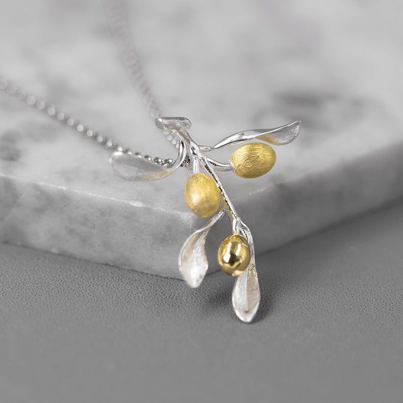 The Taste Of Love Pure Silver And Elegant Olive Branch Pendant Without Chain - HalleBeauty
